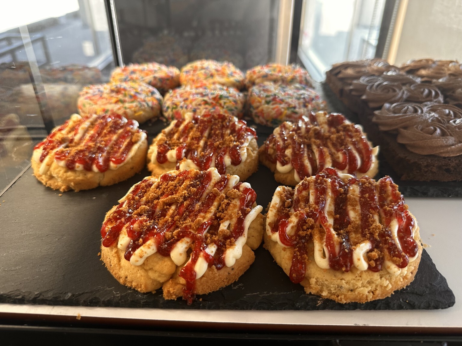 Berry drizzle cookies