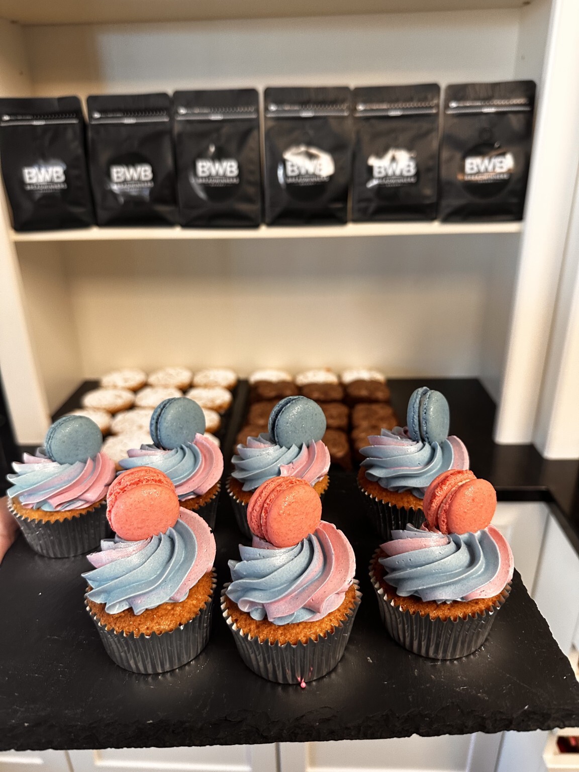 Cupcakes with macaron toppers