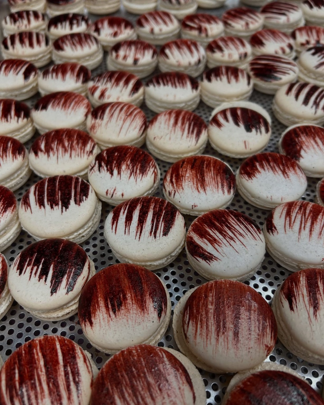 Red brush macarons